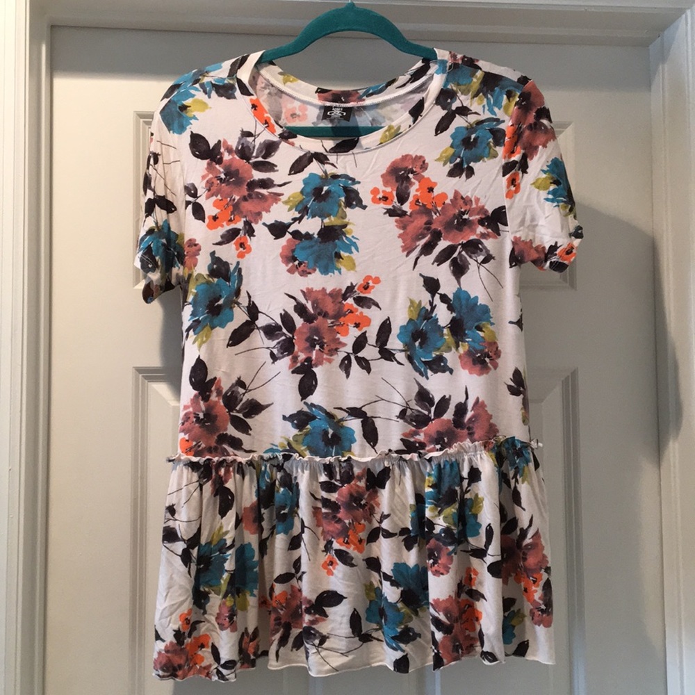 Agnes and Dora relaxed ruffle tee